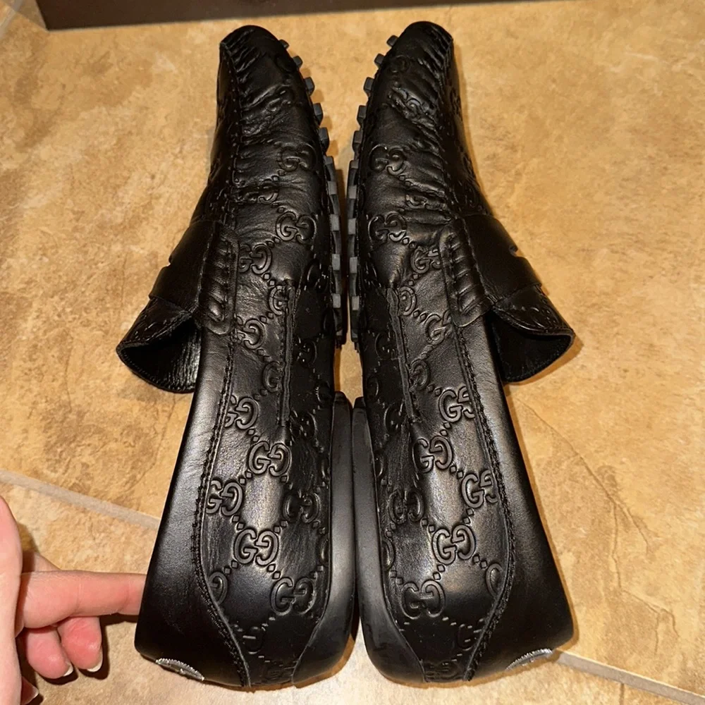 GUCCI Black Leather Logo Embossed Guccissima Drivers